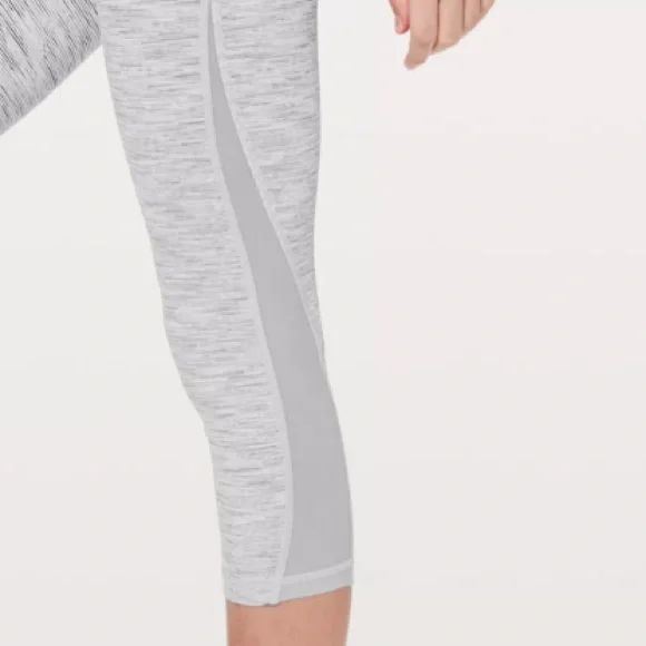 Lululemon Train Times Crop size 4 - Picture 7 of 7